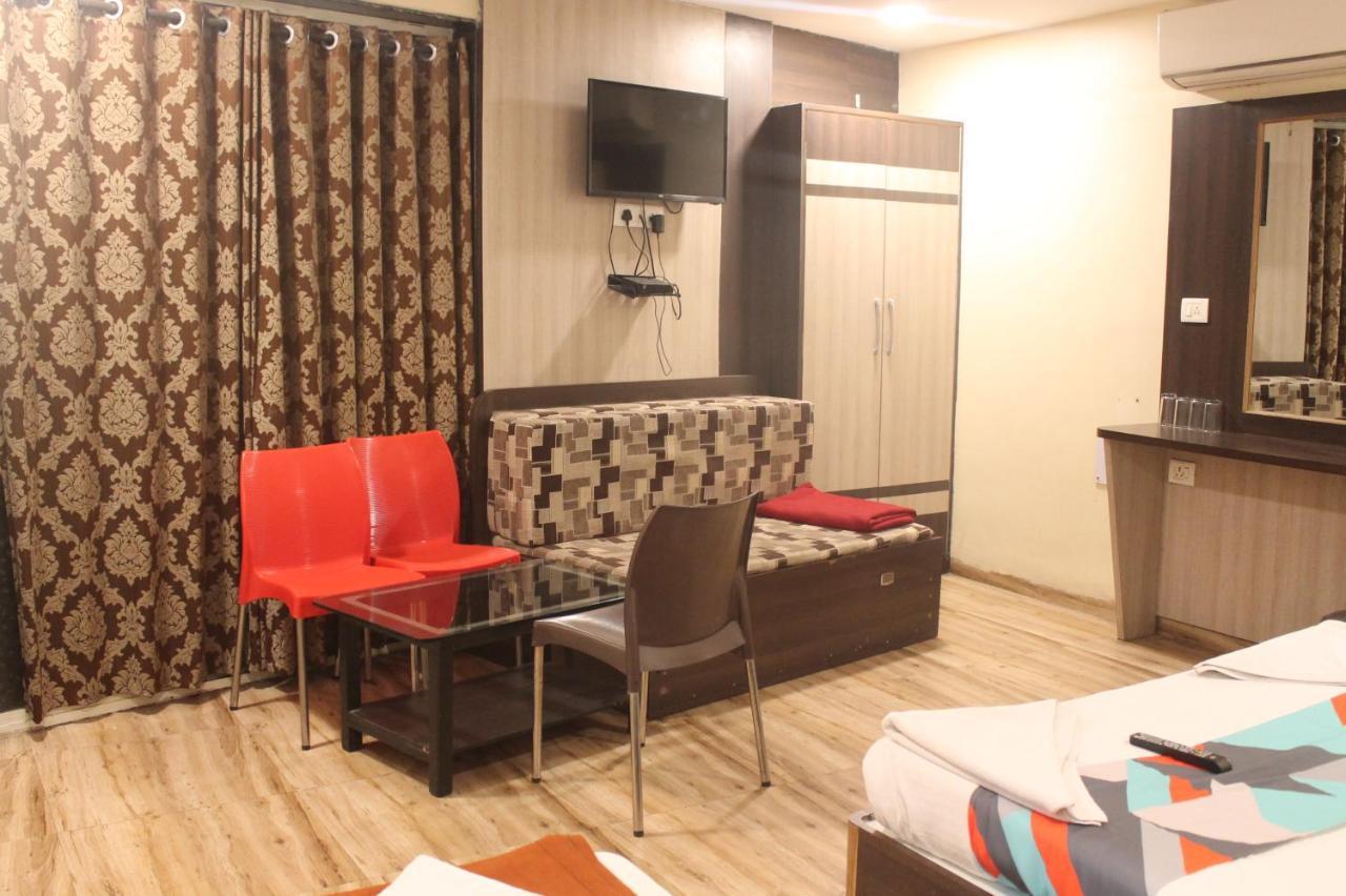 Mukesh Residency Hotel Púna Kültér fotó