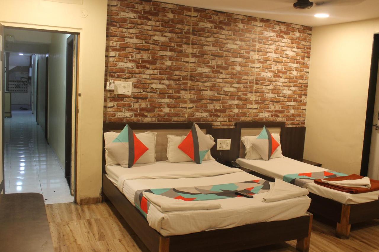 Mukesh Residency Hotel Púna Kültér fotó
