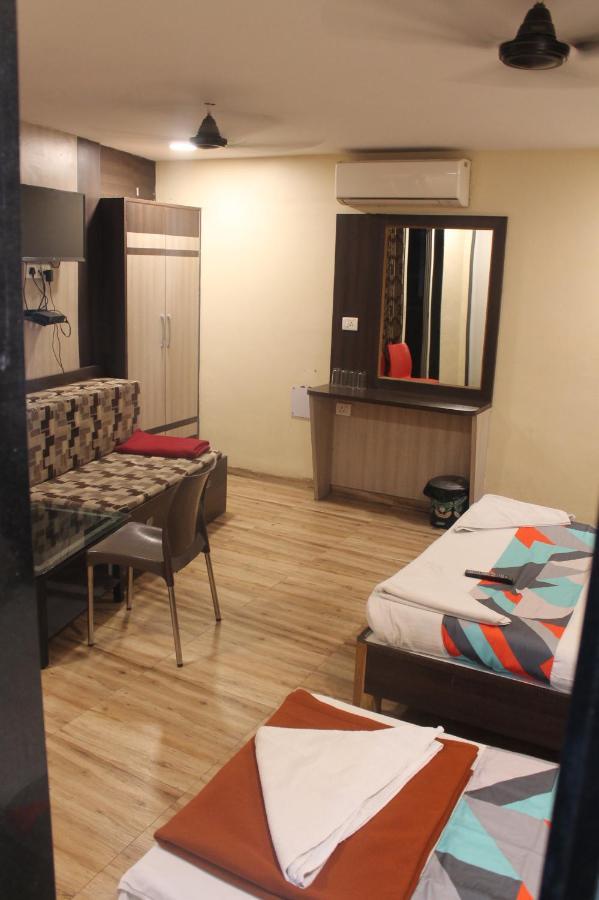 Mukesh Residency Hotel Púna Kültér fotó