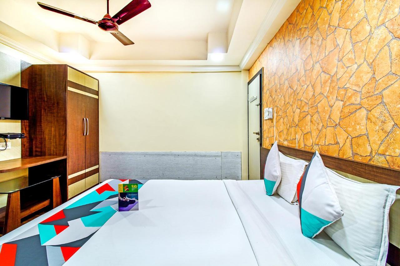 Mukesh Residency Hotel Púna Kültér fotó
