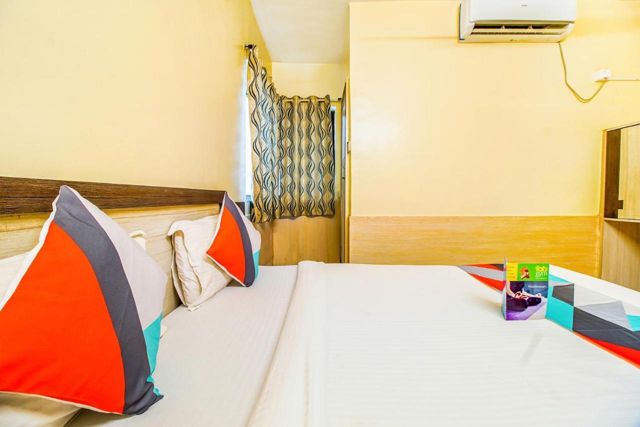 Mukesh Residency Hotel Púna Kültér fotó